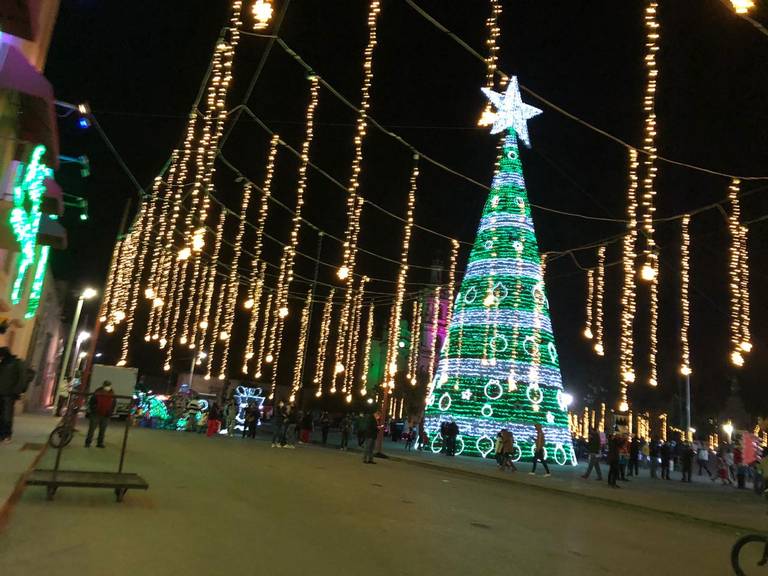 Inauguran Árbol Monumental de Navidad en Soledad - El Sol de San Luis |  Noticias Locales, Policiacas, sobre México, San Luis Potosí y el Mundo