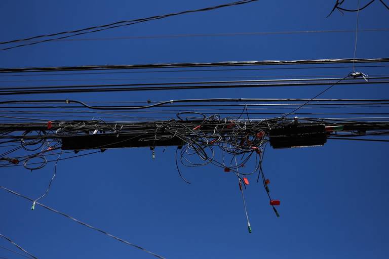 Llanes ordena soterrar los cables de pastores eléctricos que atraviesen  caminos - Noticias RTPA