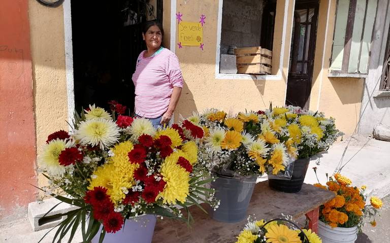 María de Jesús espera que sus flores no terminen en la basura por falta de  compradores - El Sol de San Luis | Noticias Locales, Policiacas, sobre  México, San Luis Potosí y
