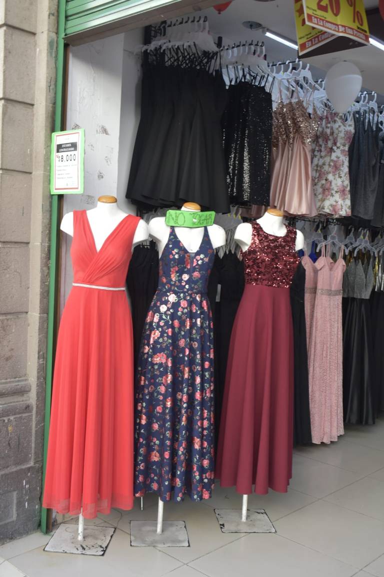 Raza humana Significativo De hecho Incrementan ventas de vestidos, para fiestas decembrinas - El Sol de San  Luis | Noticias Locales, Policiacas, sobre México, San Luis Potosí y el  Mundo
