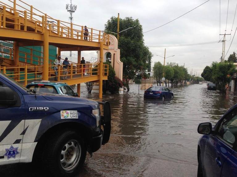 Inundaciones, vehículos varados y árboles caídos fueron algunas  contingencias tras la lluvia - El Sol de San Luis | Noticias Locales,  Policiacas, sobre México, San Luis Potosí y el Mundo